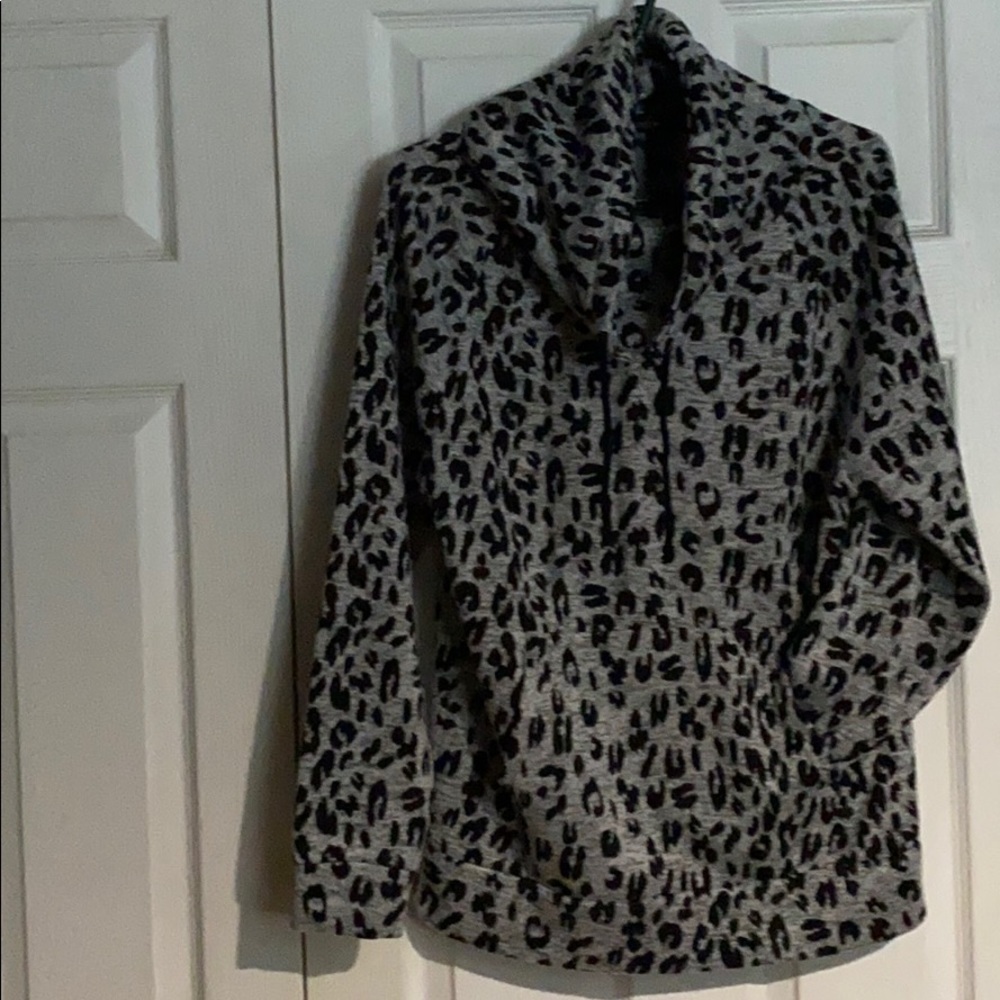 Leopard print drop collar sweater